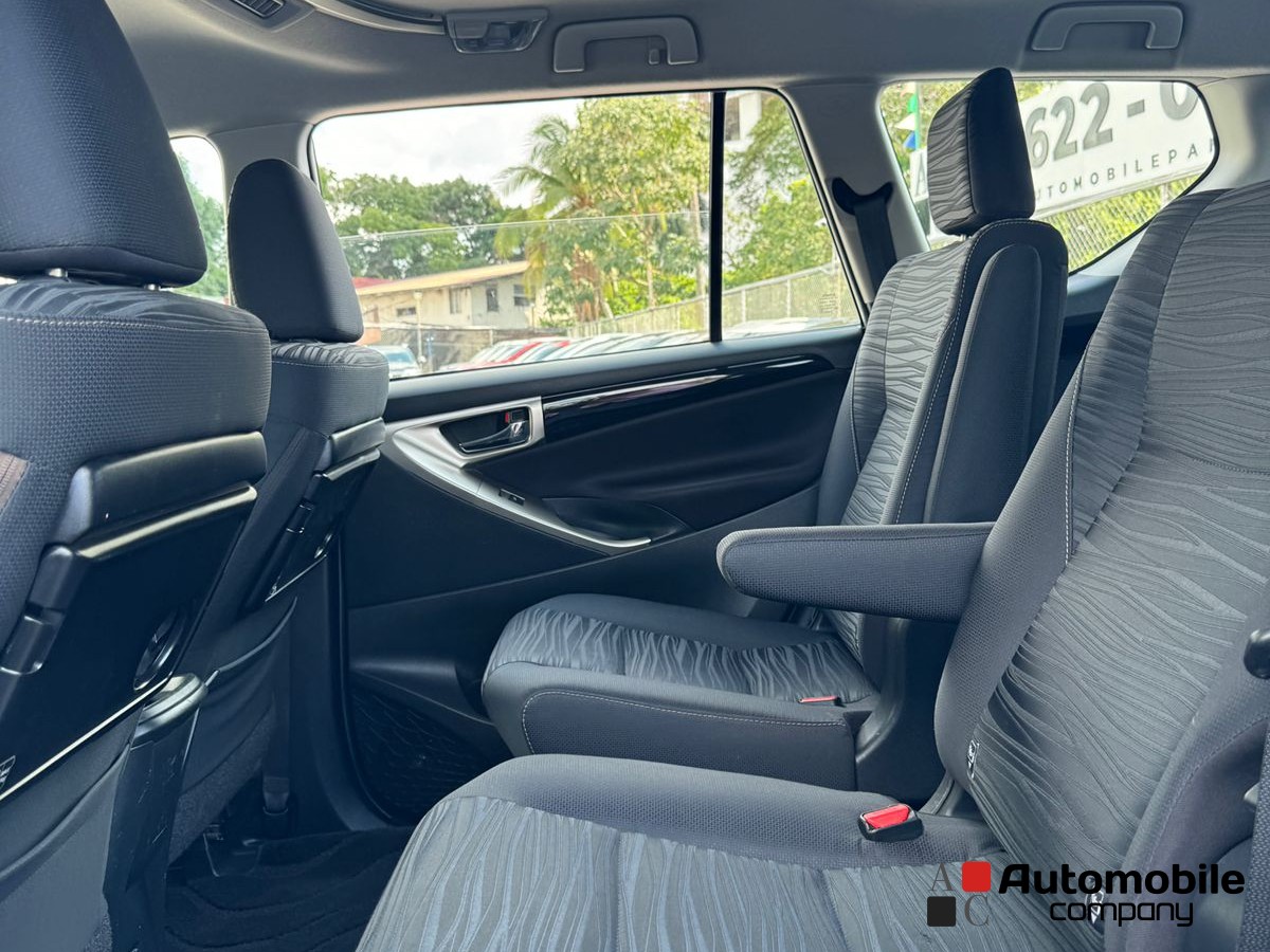 TOYOTA INNOVA VENTURER 2022