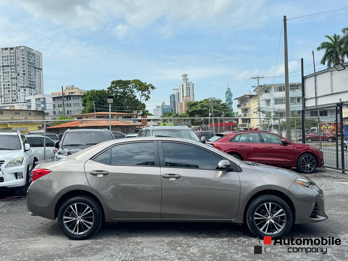 TOYOTA COROLLA SE 2017