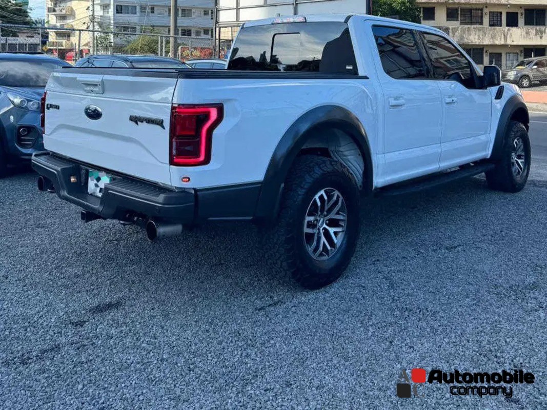 FORD RAPTOR SVT 2017
