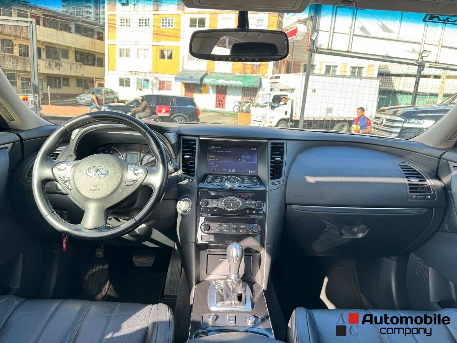INFINITY QX70 2014
