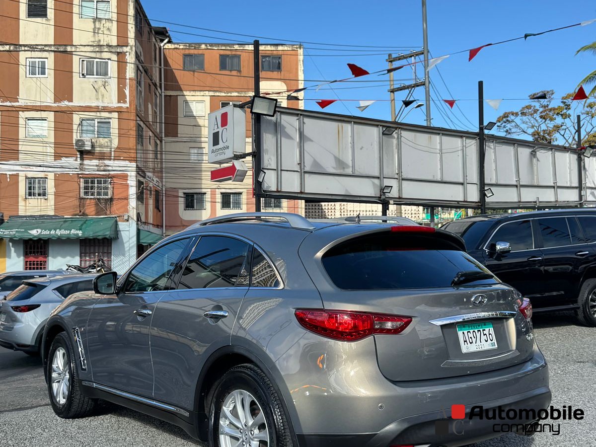INFINITY QX70 2014