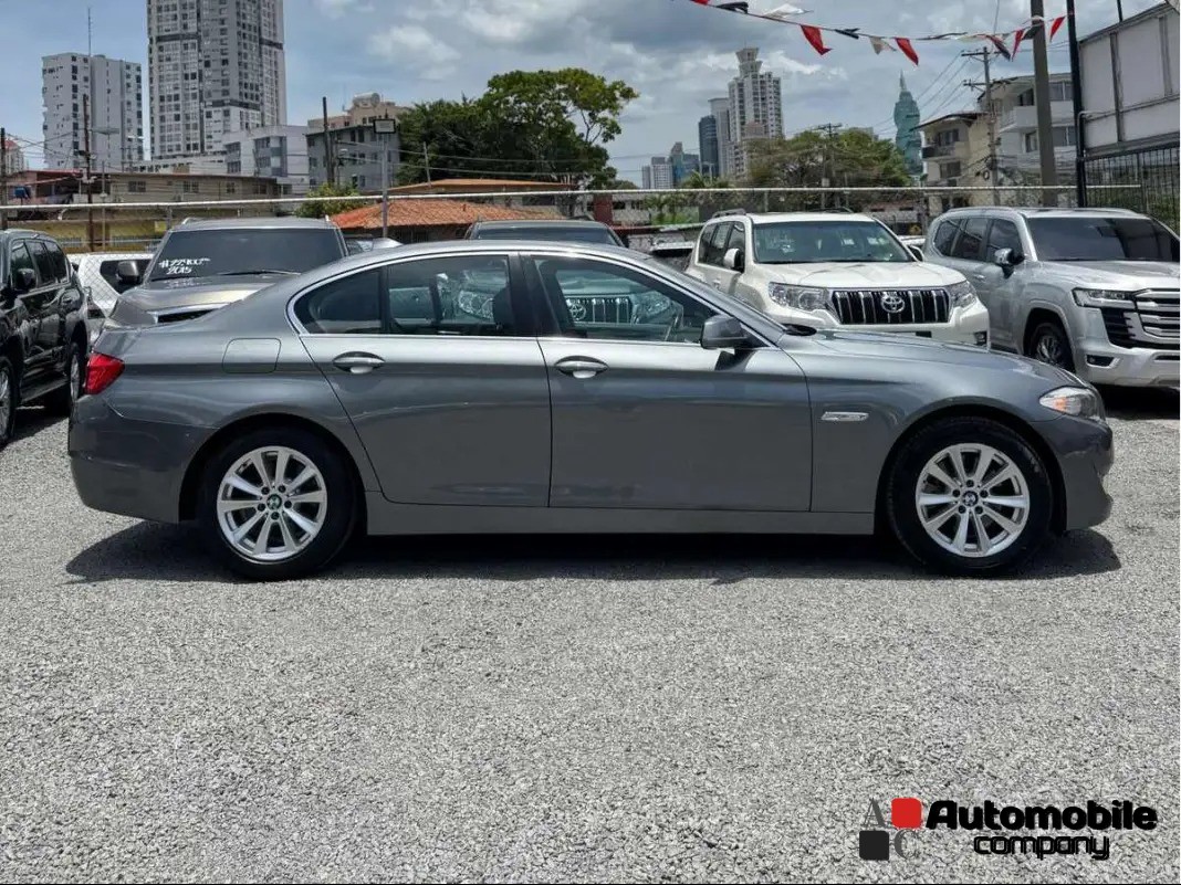 BMW 523I 2012