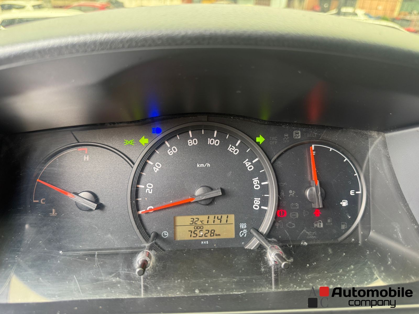 TOYOTA HIACE 2023