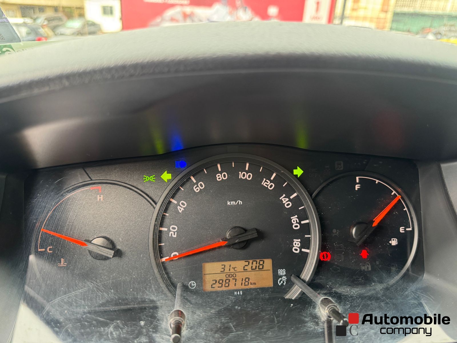 TOYOTA HIACE 2019