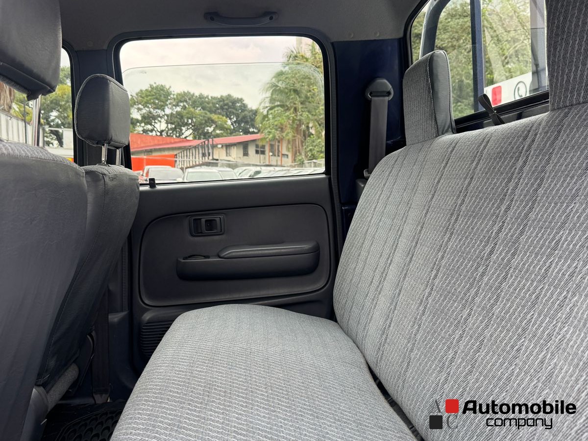 TOYOTA HILUX 2001