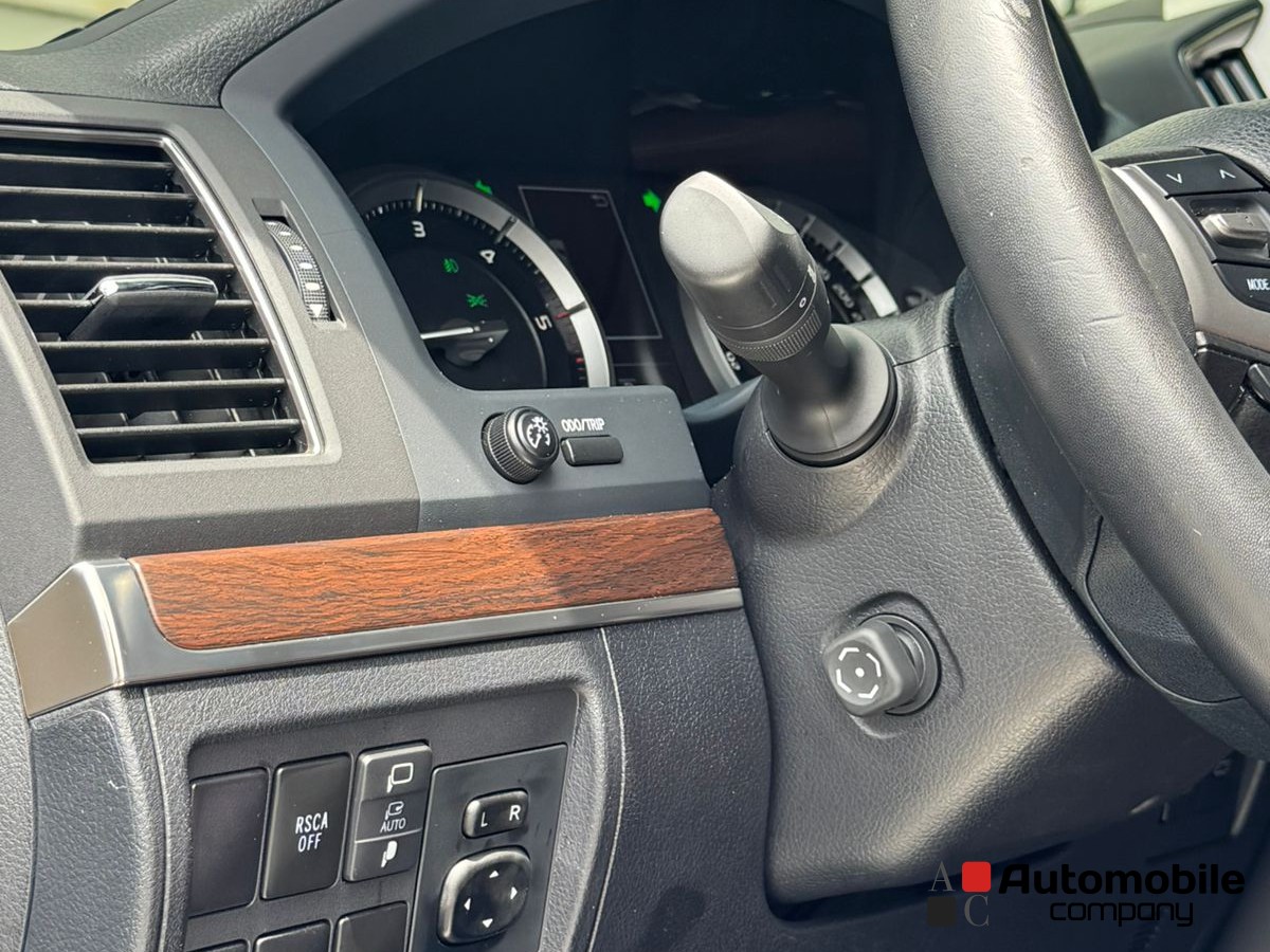 TOYOTA LANDCRUISER 200 2020