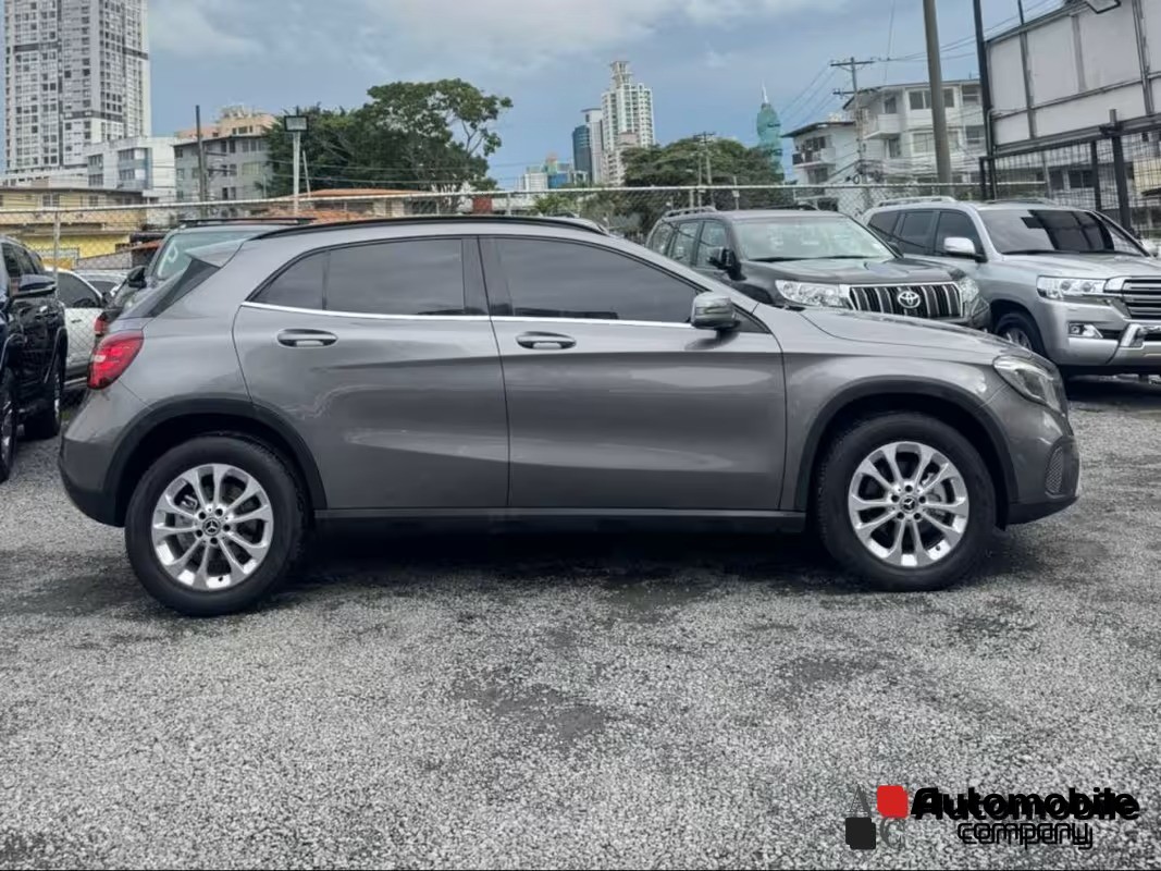 MERCEDES BENZ GLA-CLASS 2019