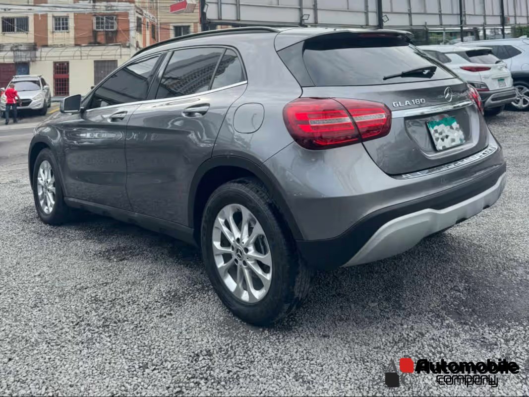 MERCEDES BENZ GLA-CLASS 2019