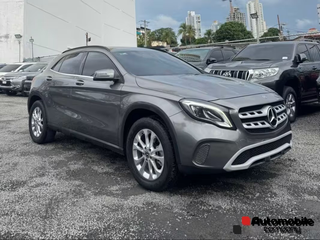 MERCEDES BENZ GLA-CLASS 2019