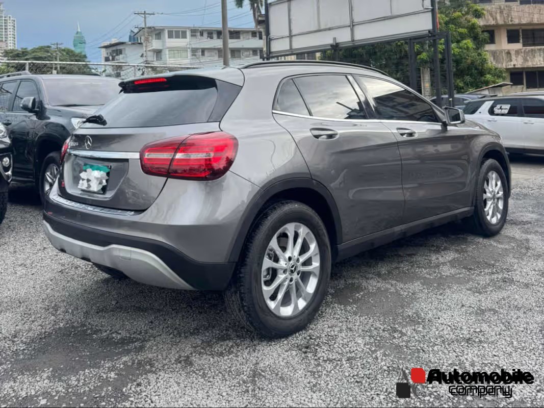 MERCEDES BENZ GLA-CLASS 2019