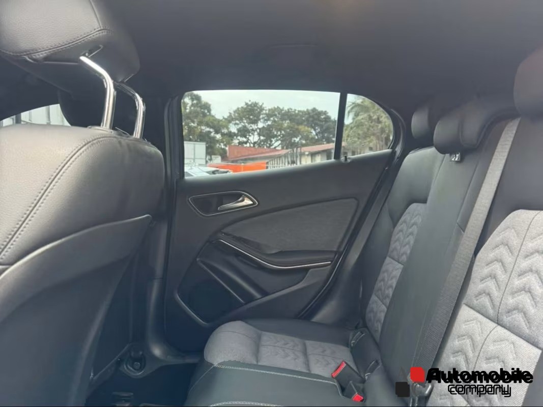 MERCEDES BENZ GLA-CLASS 2019