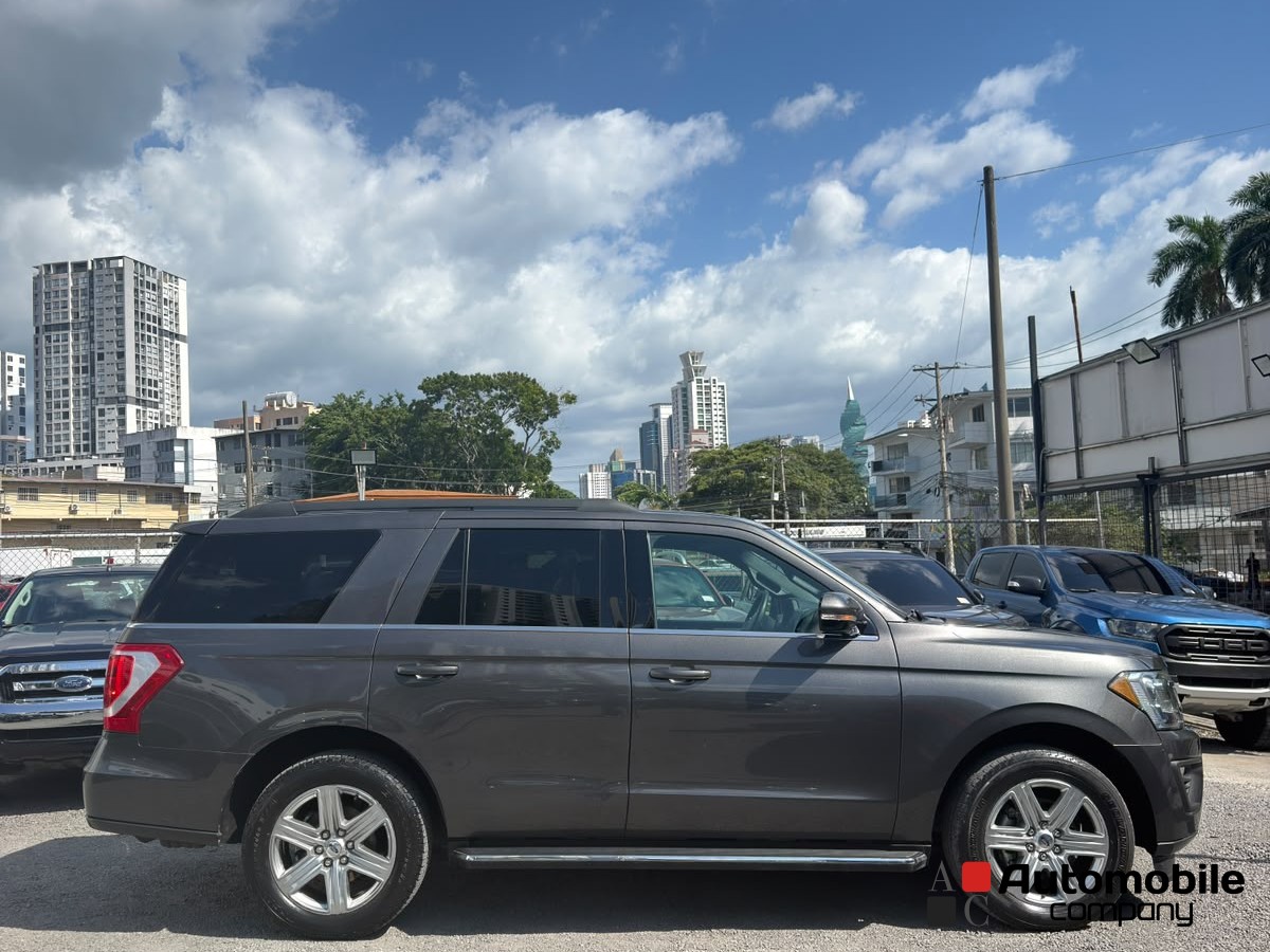 FORD EXPEDITION XLT 2019