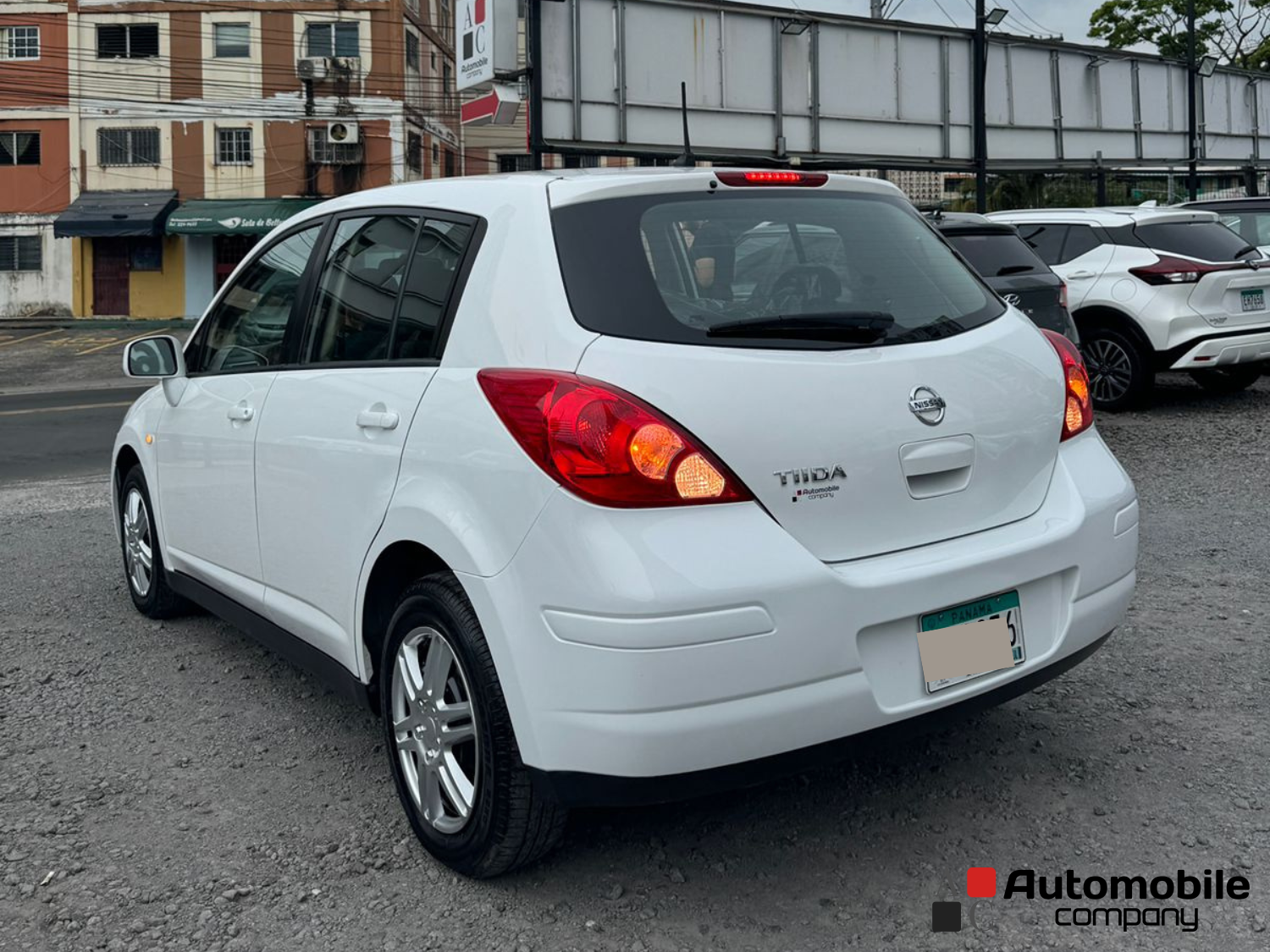 NISSAN TIIDA 2012