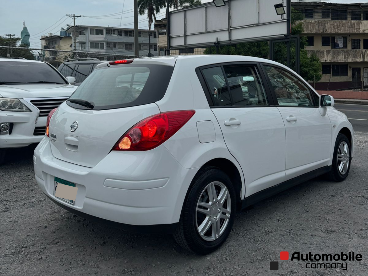 NISSAN TIIDA 2012