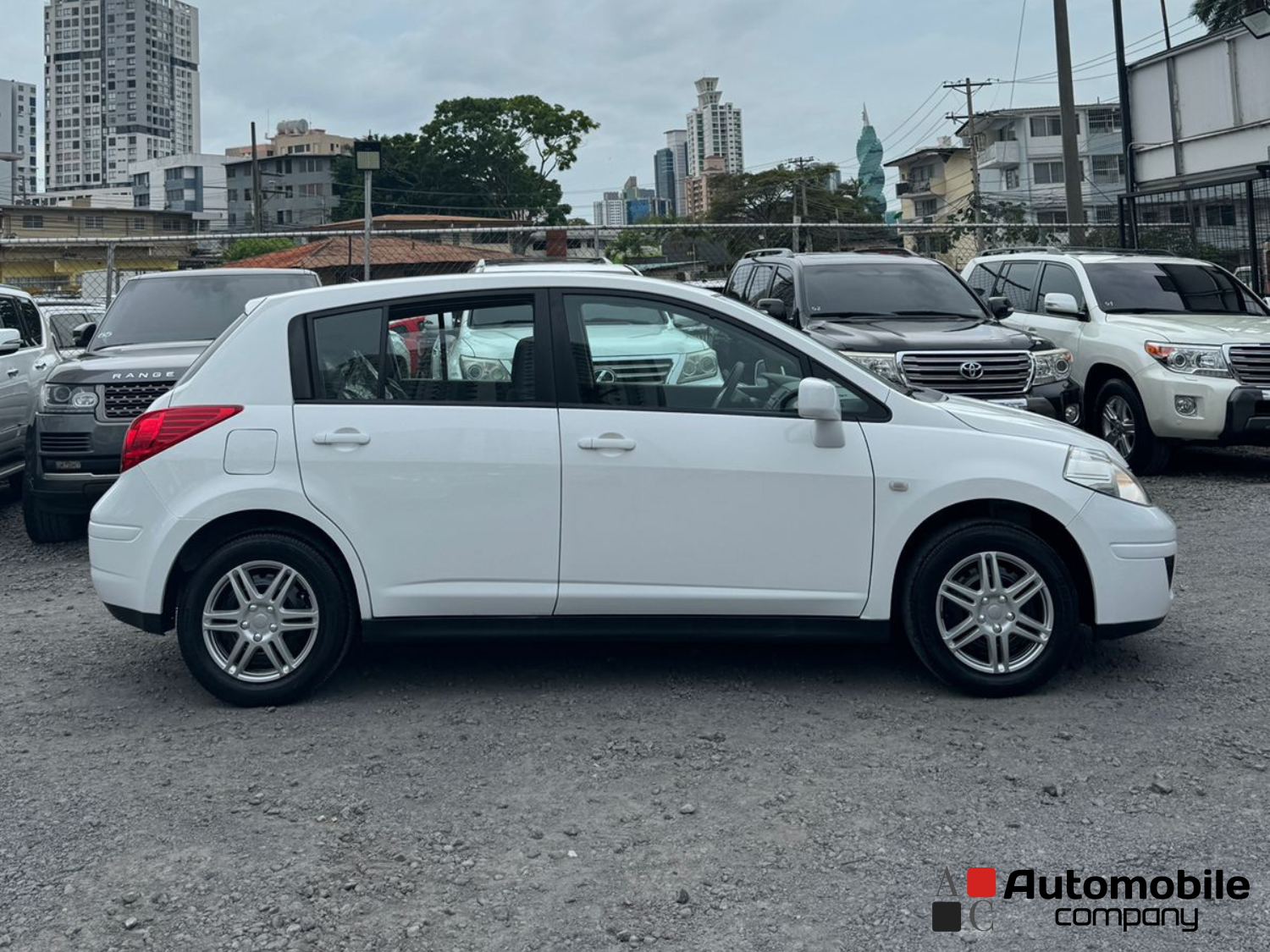 NISSAN TIIDA 2012