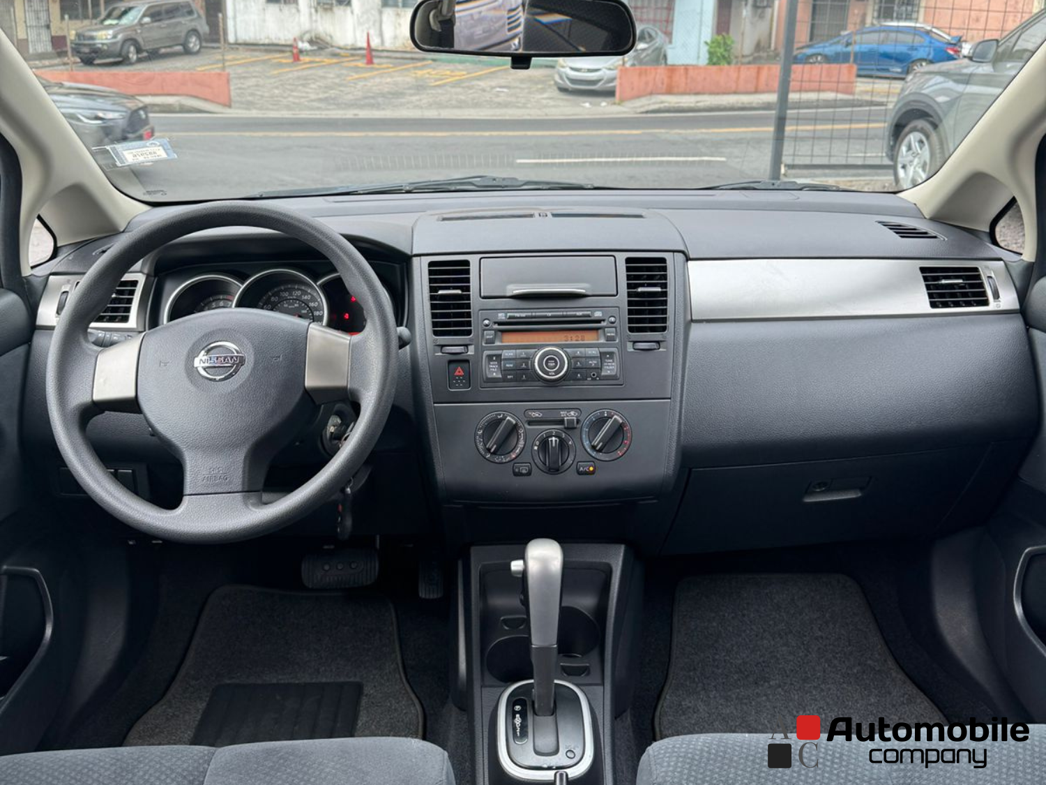 NISSAN TIIDA 2012