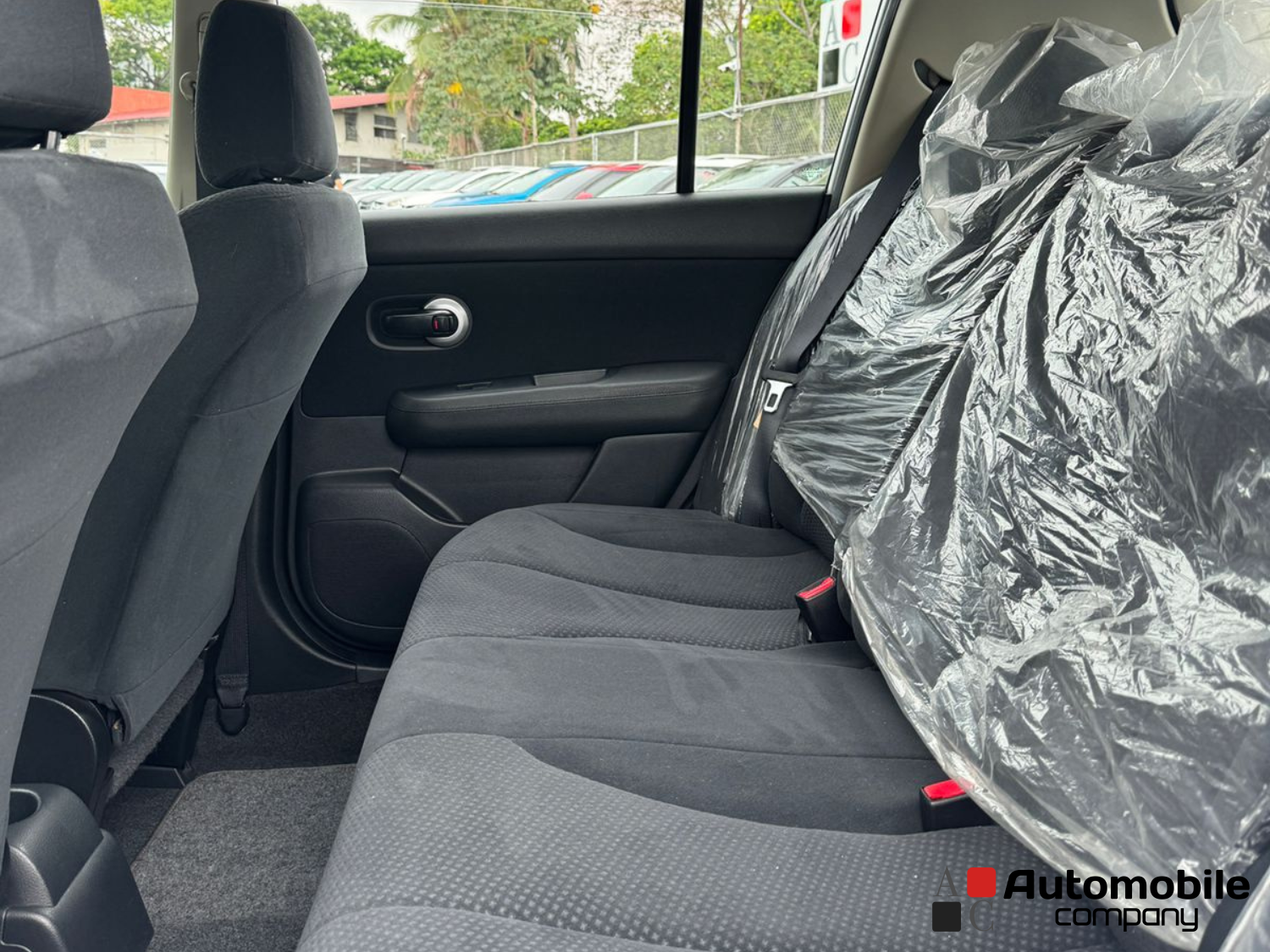 NISSAN TIIDA 2012
