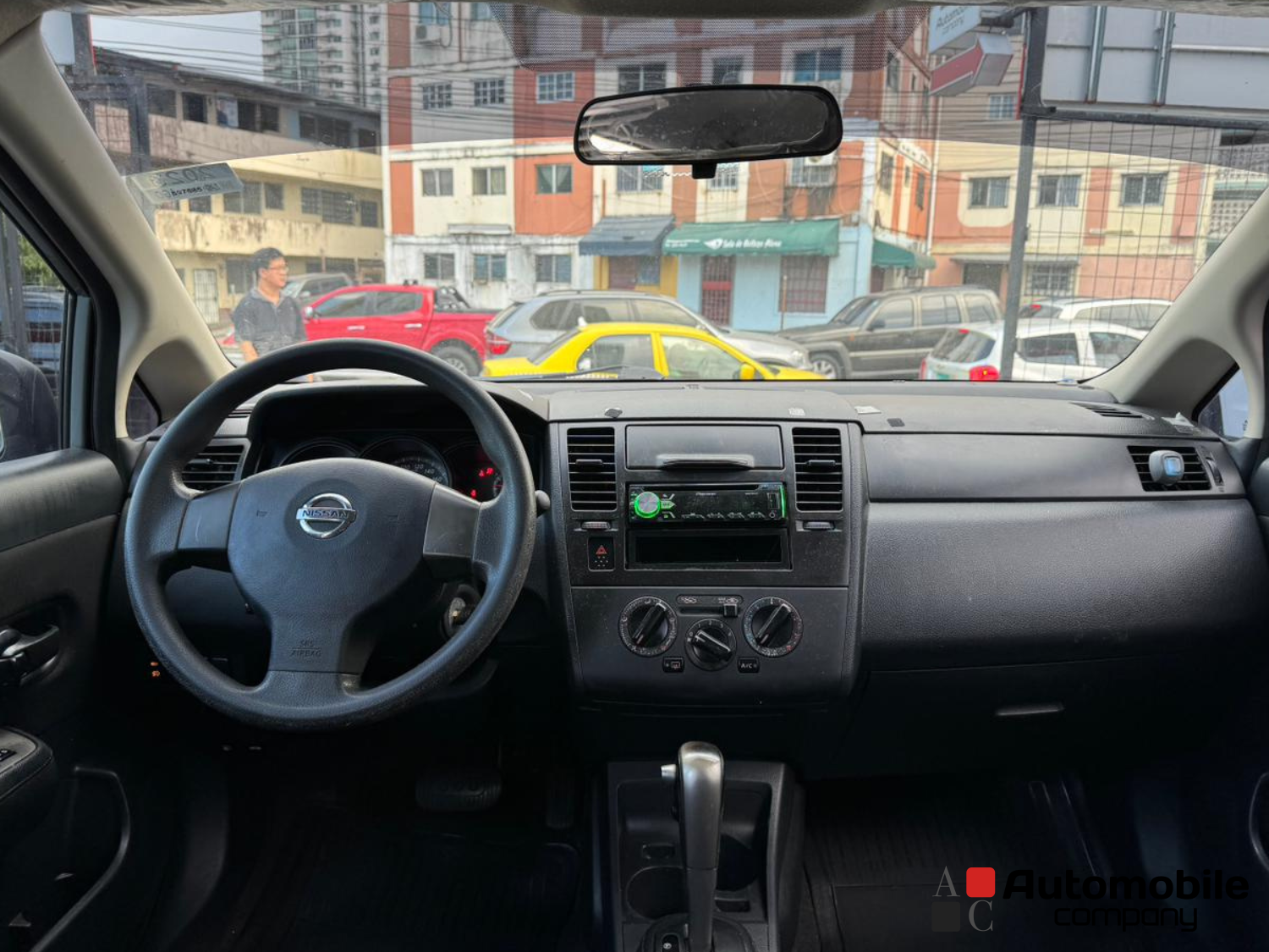 NISSAN TIIDA 2012