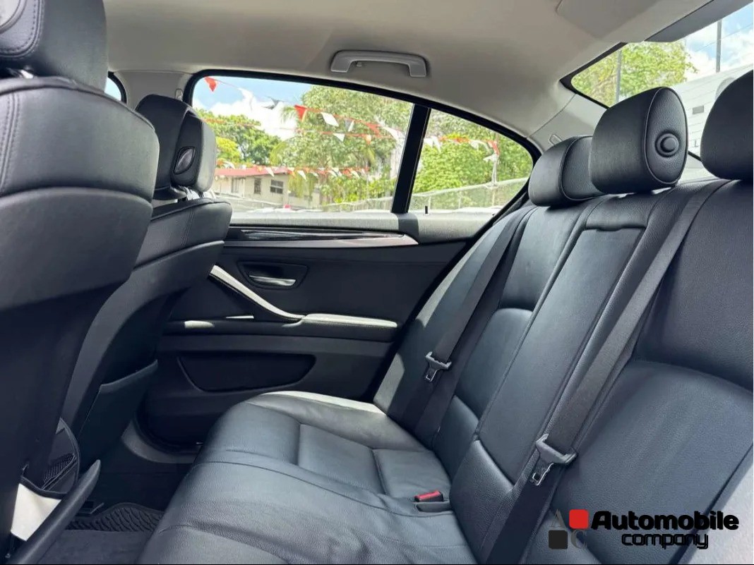 BMW 523I 2012